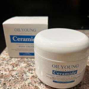 Ceramide Moisturizing Body Cream - Blue and White
